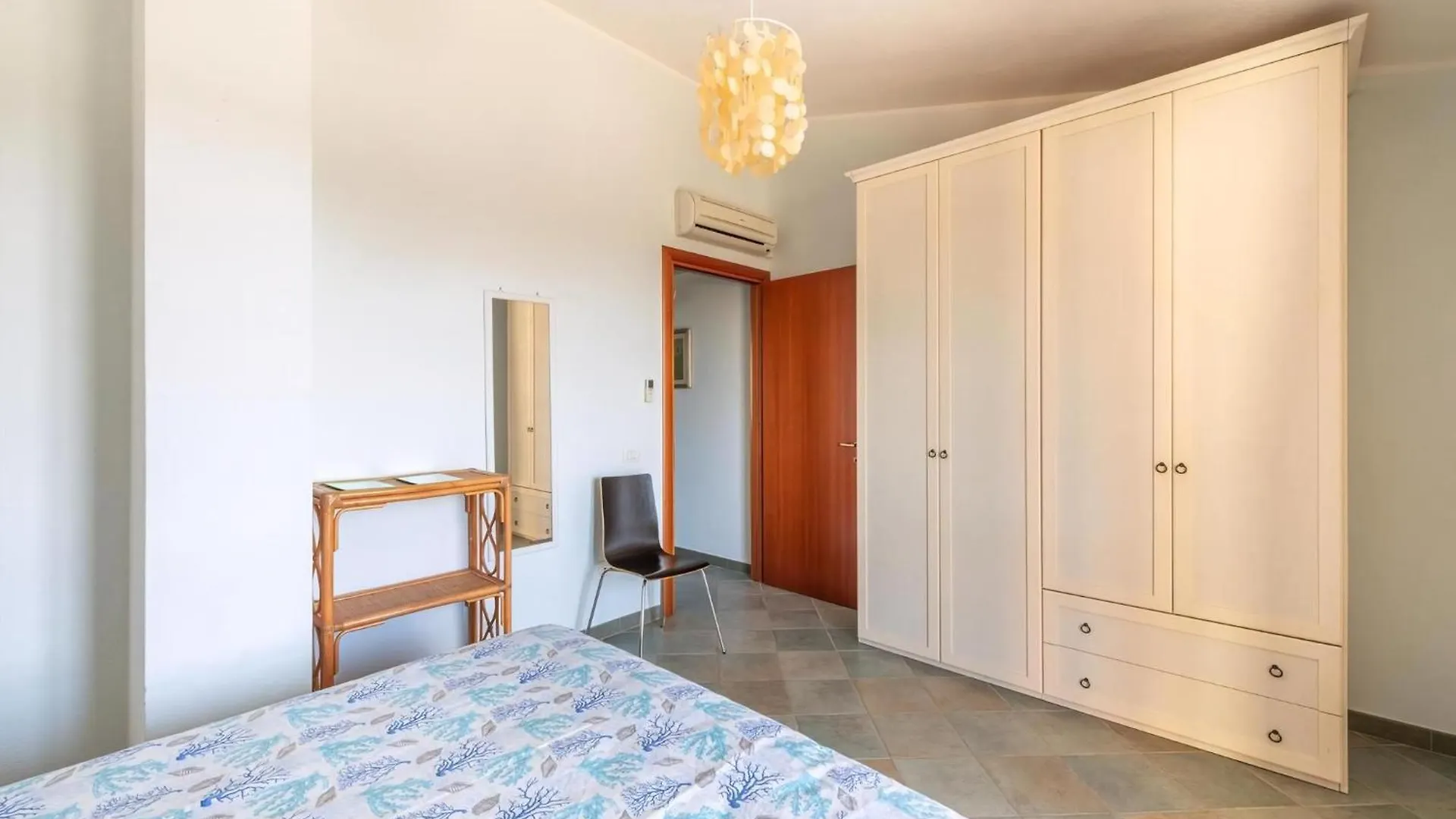 Haus Mit Panoramablick In Chia In Natuerlicher Umgebung