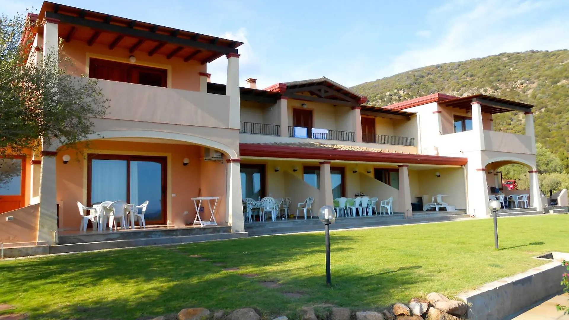Haus Mit Panoramablick In Chia In Natuerlicher Umgebung Italy