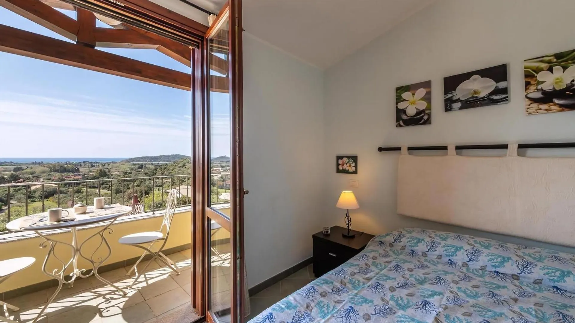 Haus Mit Panoramablick In Chia In Natuerlicher Umgebung