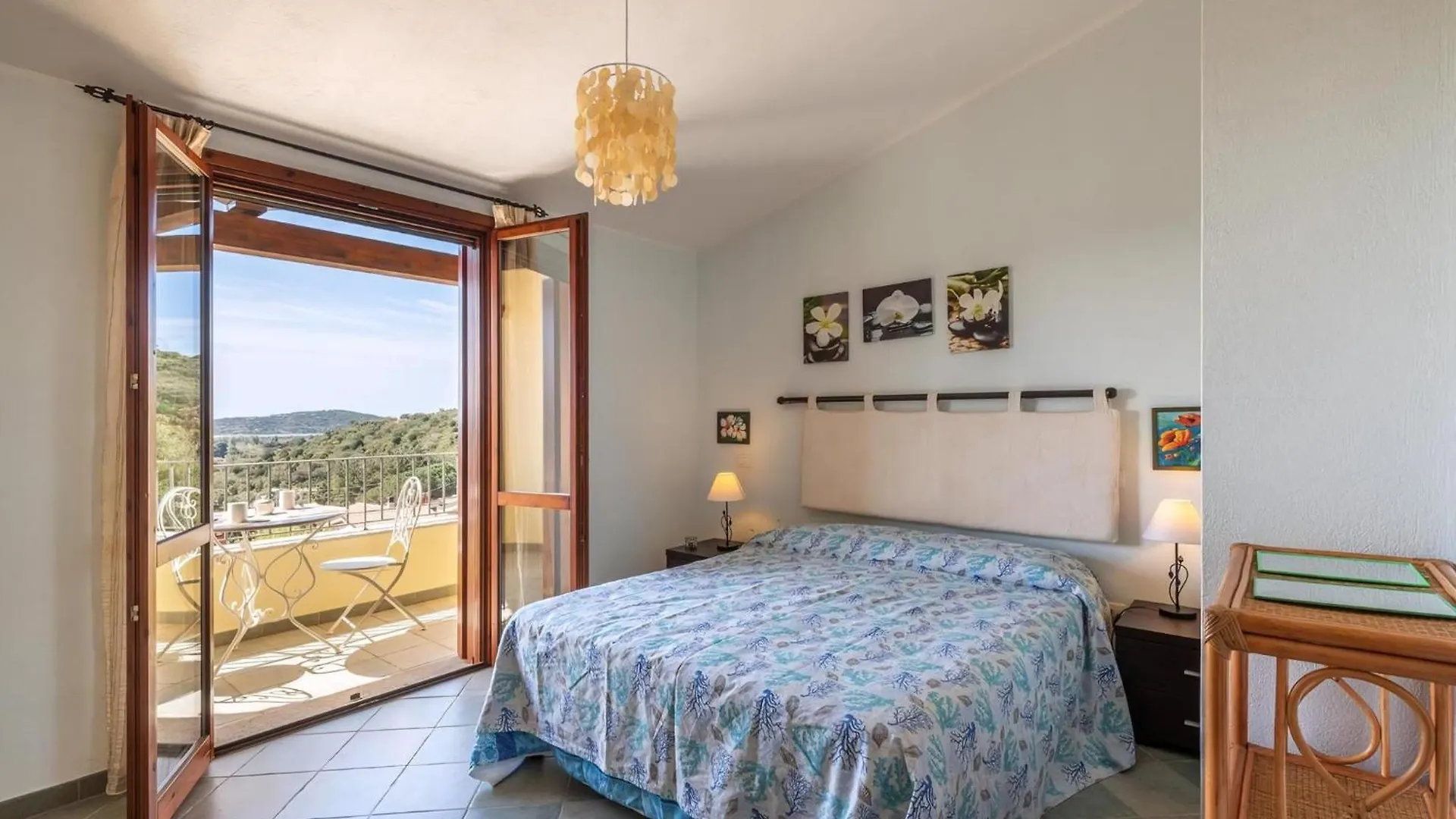 Haus Mit Panoramablick In Chia In Natuerlicher Umgebung Apartment