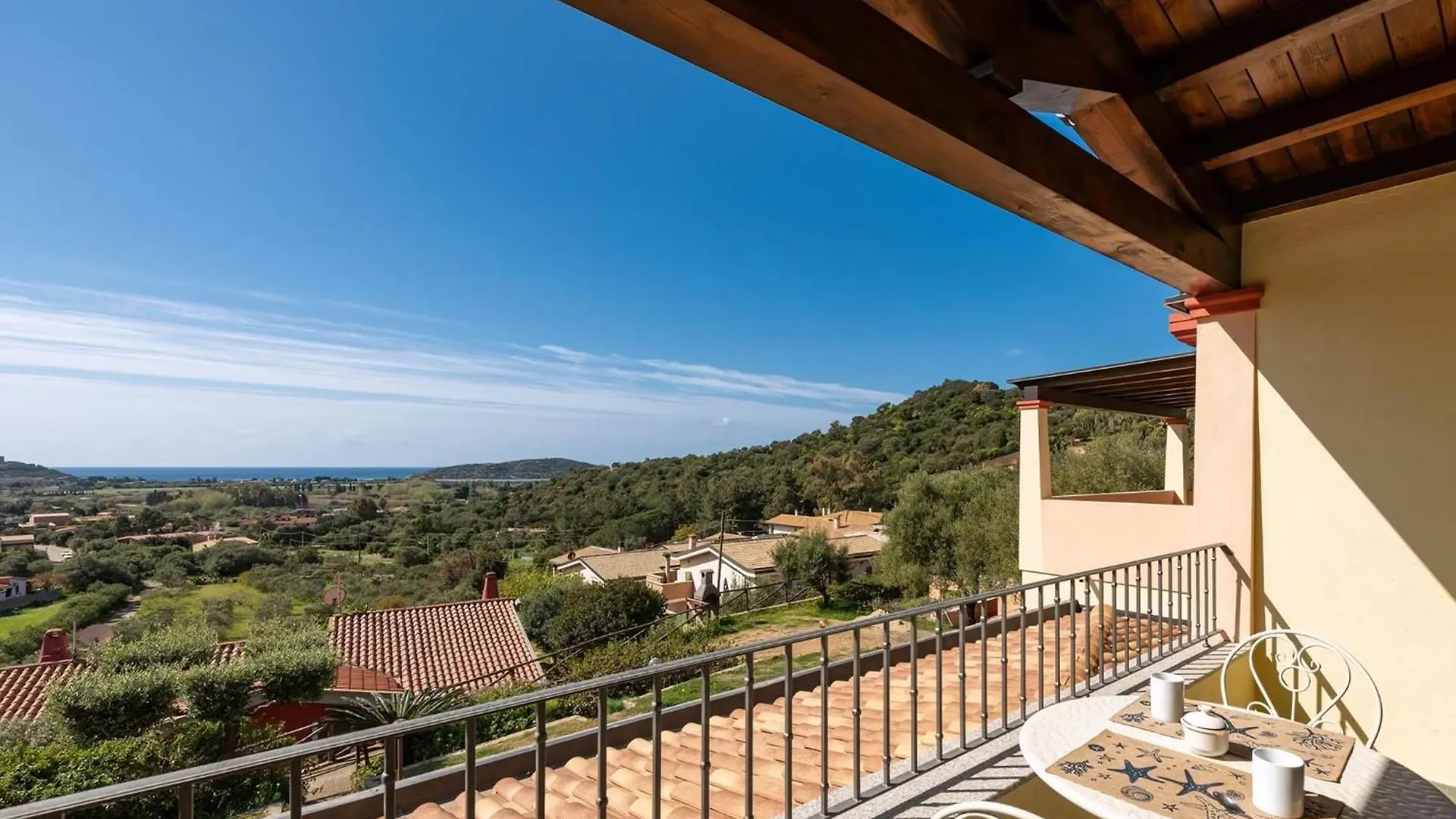 Haus Mit Panoramablick In Chia In Natuerlicher Umgebung contacts